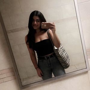 Meet your Posher, Nicole